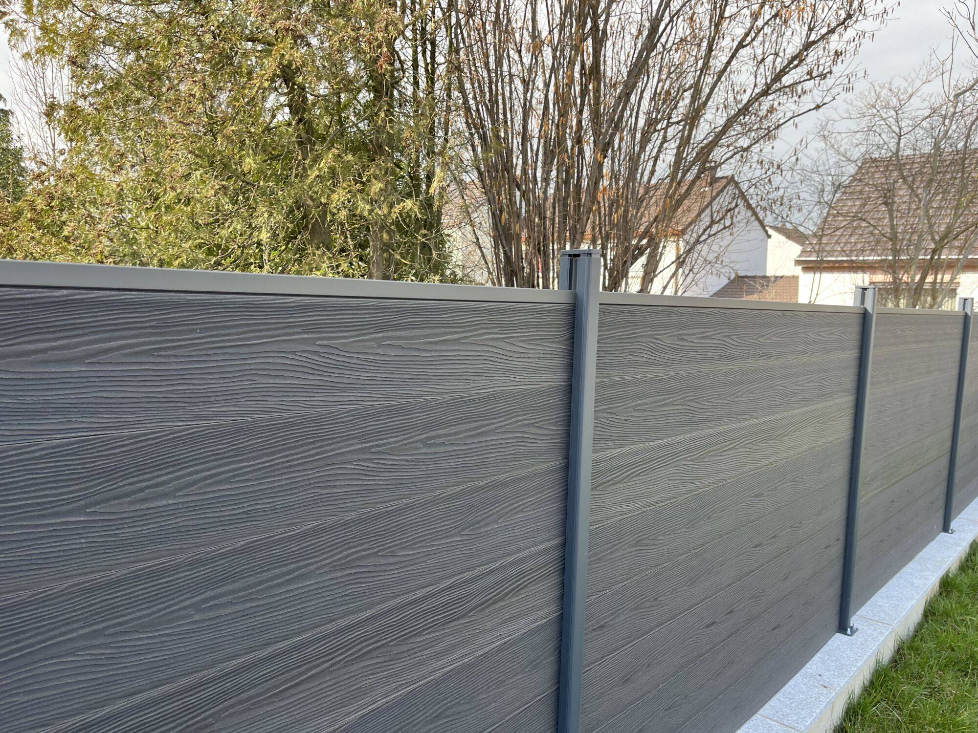 IMG 5092 | Destock Menuiserie Destock Menuiserie présente sa clôture en lames Composite 3D Saverne 1