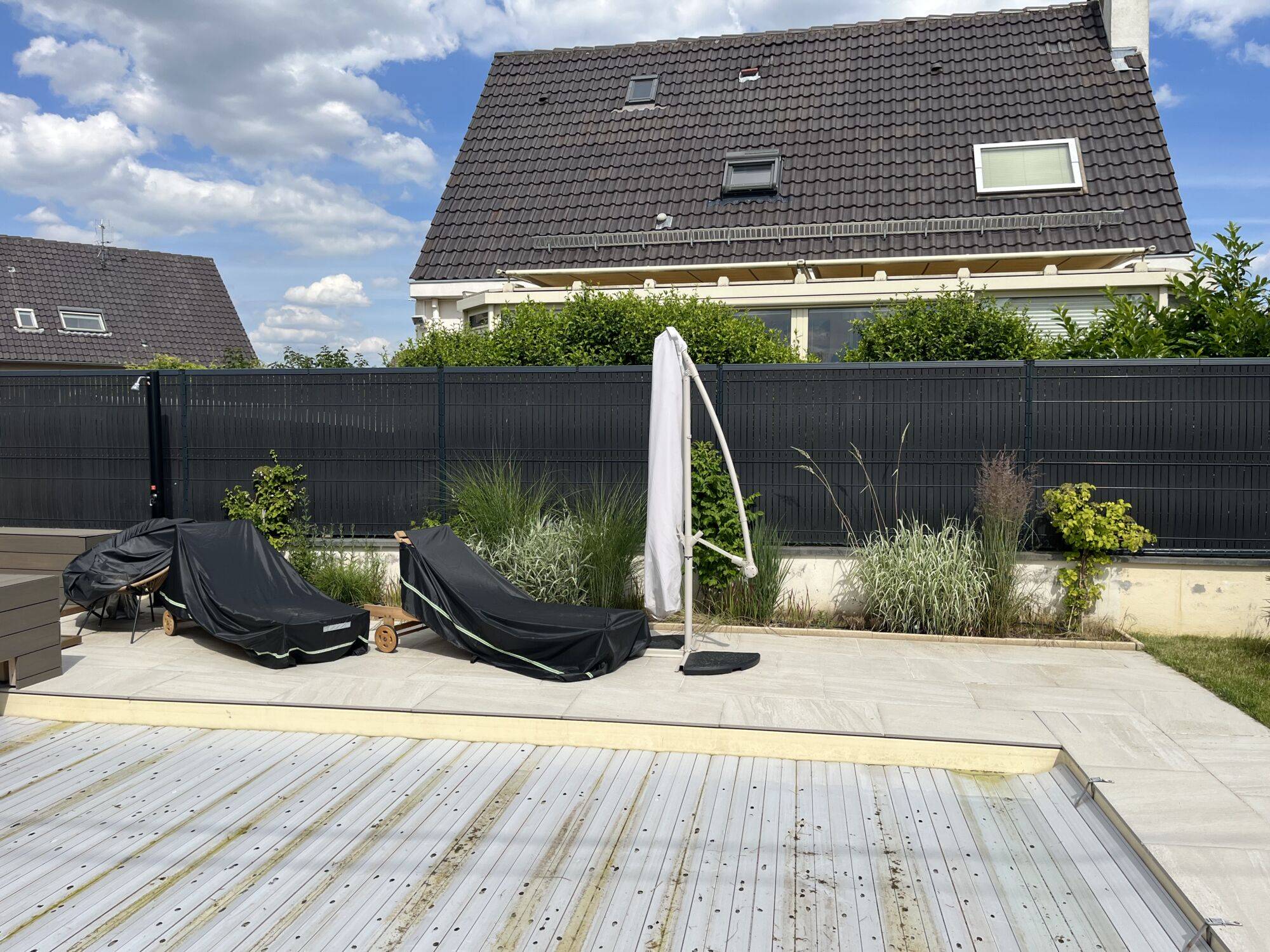 IMG_9773 | Destock Menuiserie Installation Élégante et Durable : Clôture Aluminium et Grillage Rigide avec Occultant Composite Saverne 19